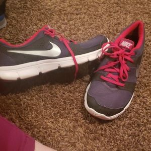 Brand new black nike flex experience